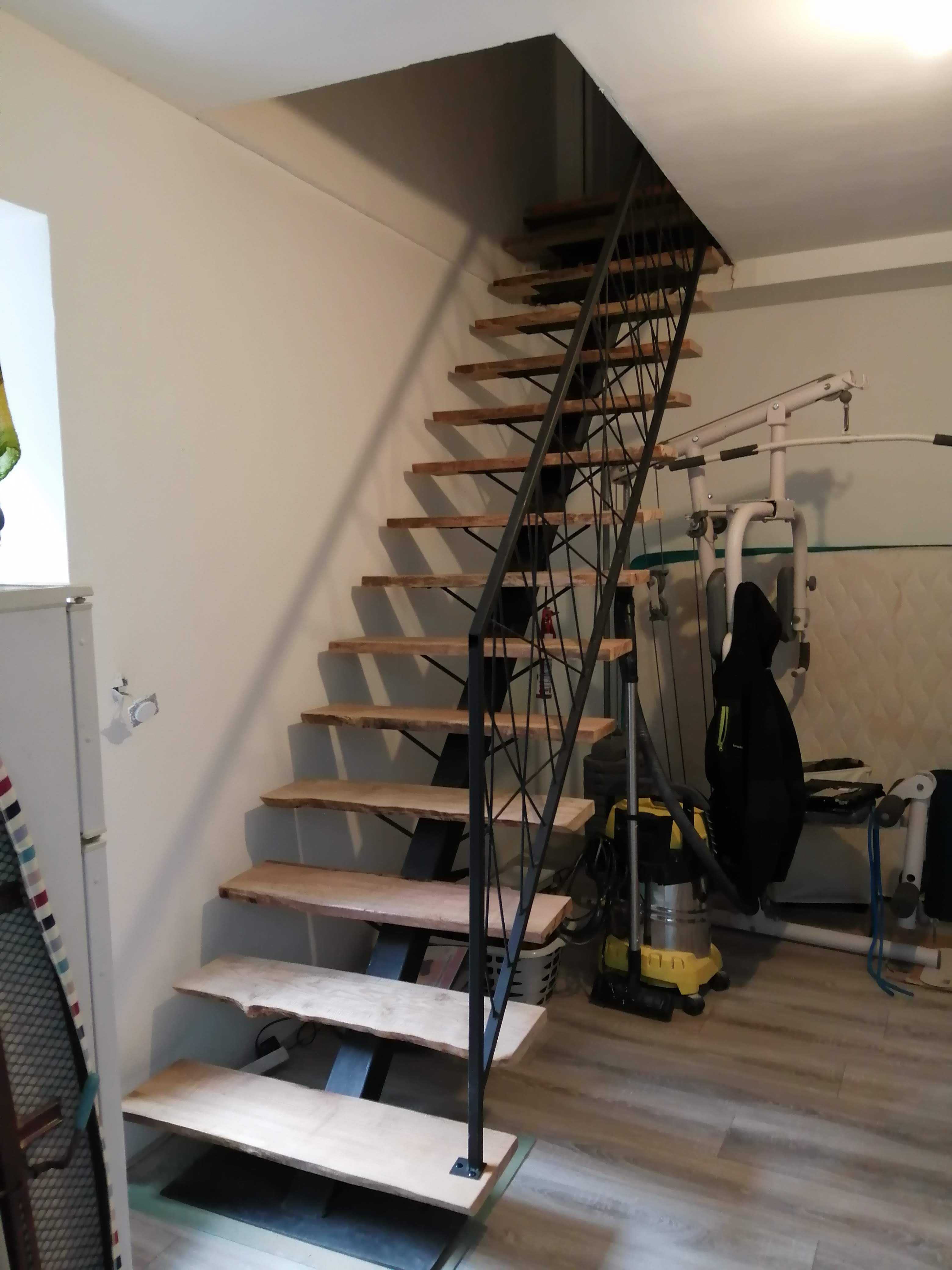 Escalier intérieur bois réalisé par Cap’Orme Construction Bois